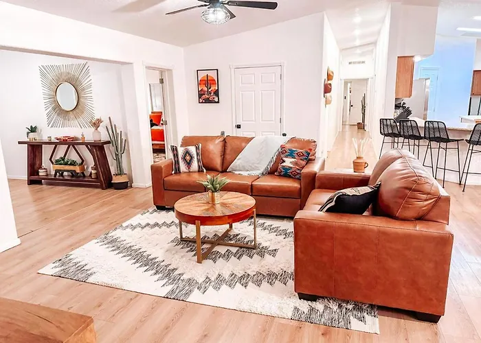 8br 5ba, Sleeps 20, 15 Min To Sedona, Walk To Trails! Holiday home