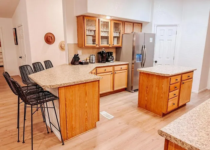 8br 5ba, Sleeps 20, 15 Min To Sedona, Walk To Trails! * Cottonwood
