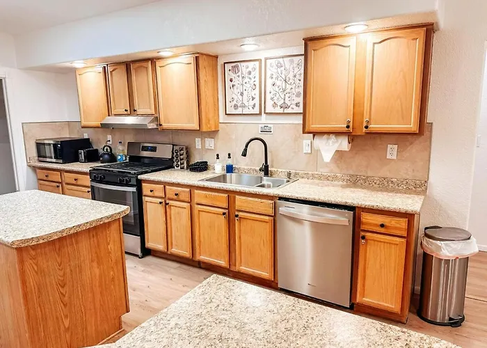 8br 5ba, Sleeps 20, 15 Min To Sedona, Walk To Trails!