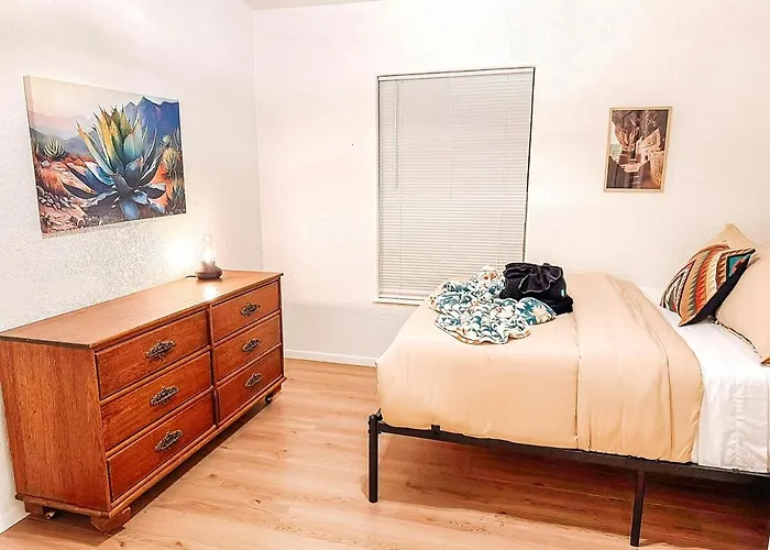 Holiday home 8br 5ba, Sleeps 20, 15 Min To Sedona, Walk To Trails! Cottonwood